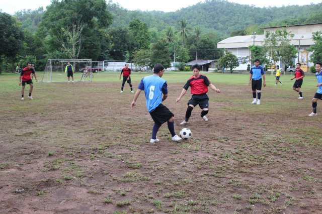 การแข่งขันฟุตบอล 7 คน สัมพันธ์หน่วยงาน ประจำปี 2556 อ.ฟากท่า วันที่ 18 ก.ค. 56