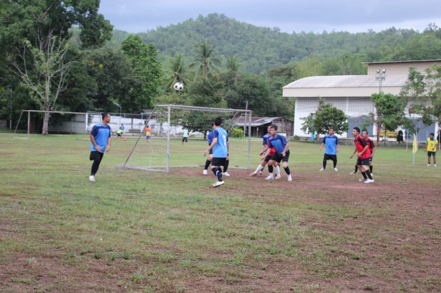 การแข่งขันฟุตบอล 7 คน สัมพันธ์หน่วยงาน ประจำปี 2556 อ.ฟากท่า วันที่ 18 ก.ค. 56
